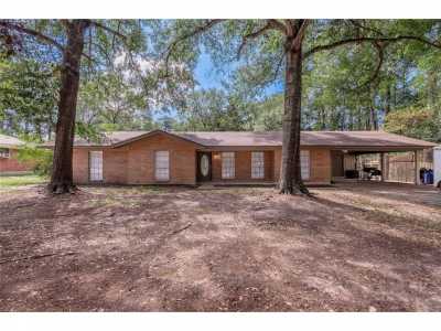 Home For Sale in Huntsville, Texas