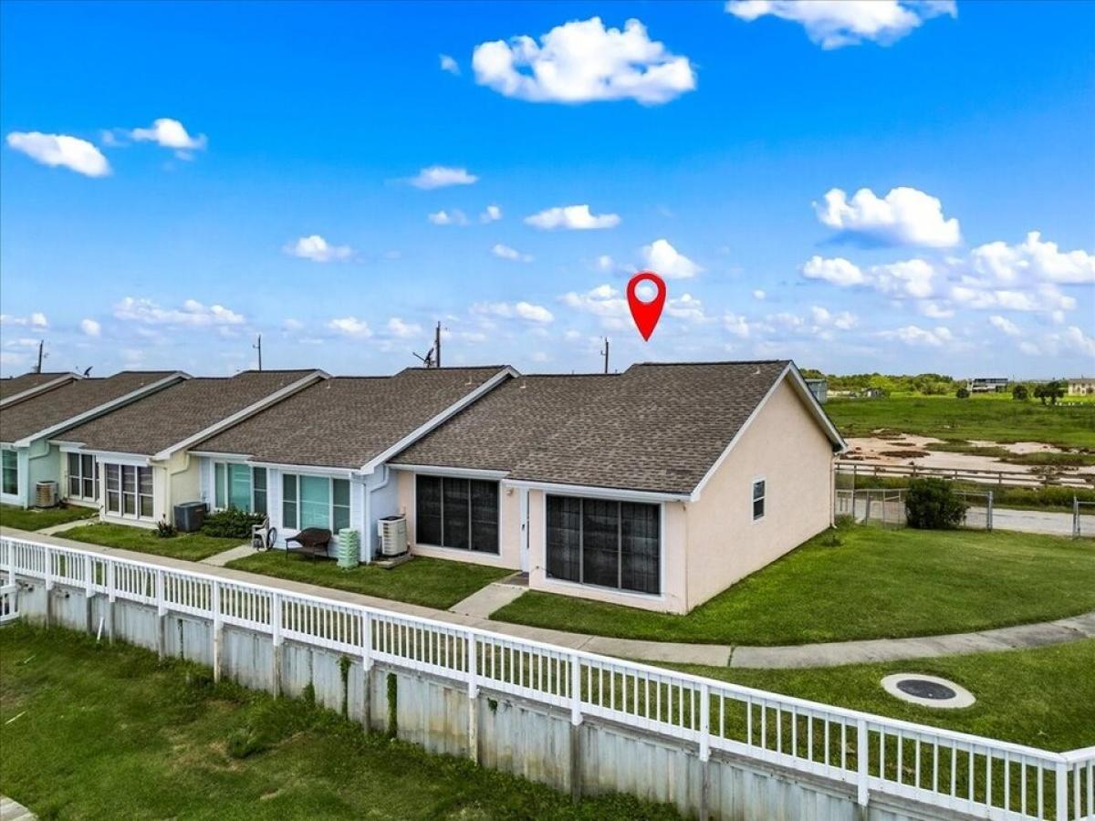 Picture of Home For Sale in Galveston, Texas, United States