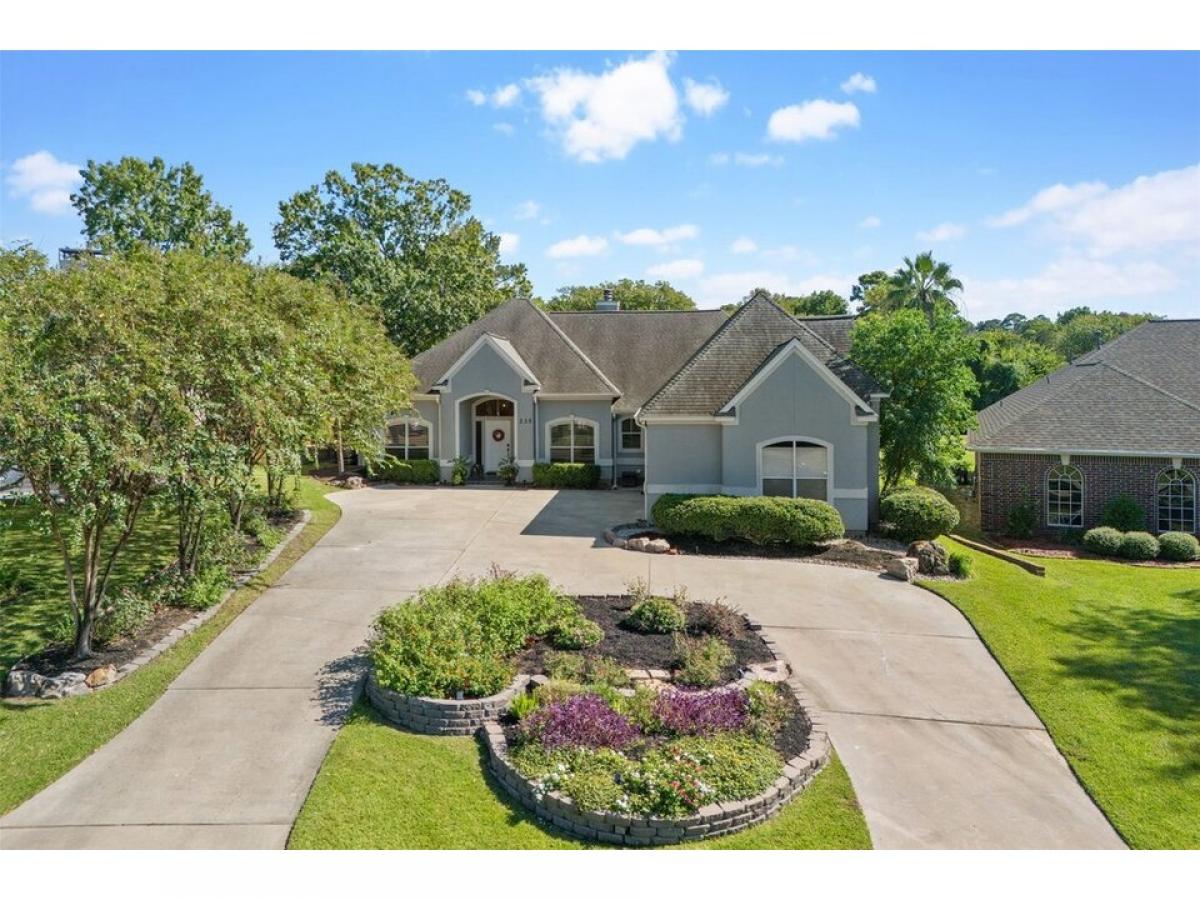 Picture of Home For Sale in Montgomery, Texas, United States