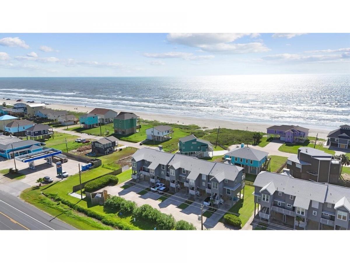 Picture of Home For Sale in Galveston, Texas, United States