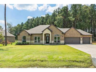 Home For Sale in Dayton, Texas