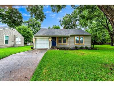 Home For Rent in Deer Park, Texas