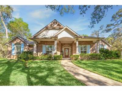 Home For Sale in Damon, Texas