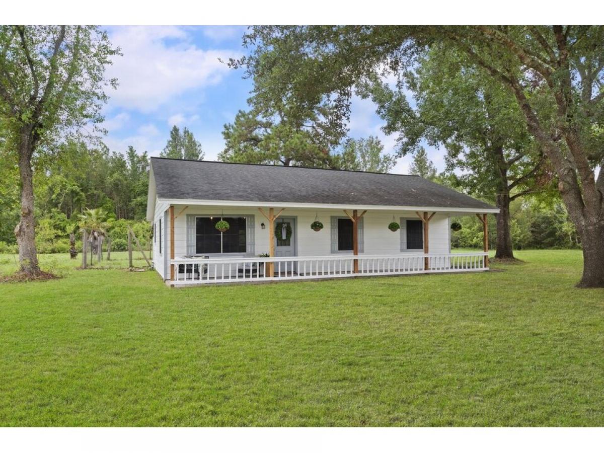 Picture of Home For Sale in Cleveland, Texas, United States