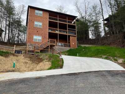 Home For Sale in Pigeon Forge, Tennessee