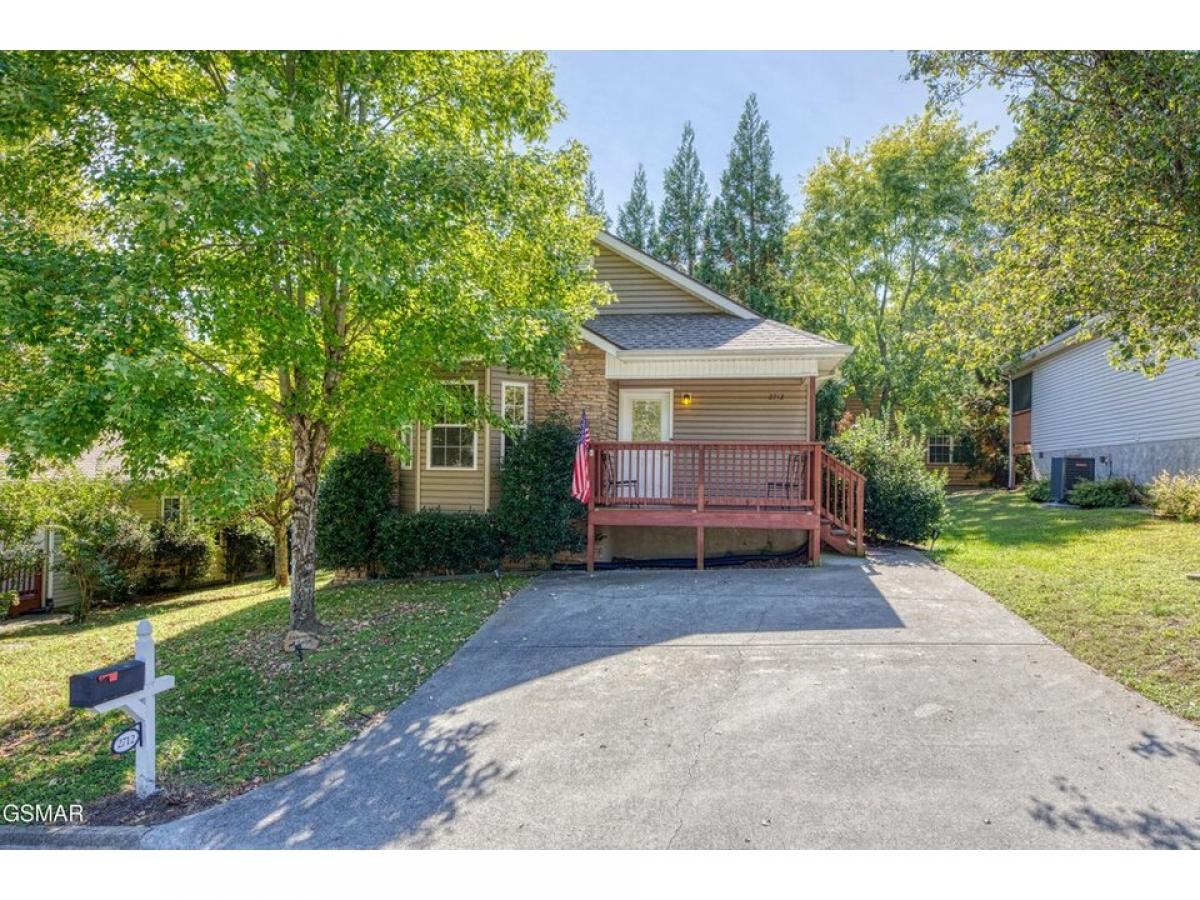 Picture of Home For Sale in Pigeon Forge, Tennessee, United States