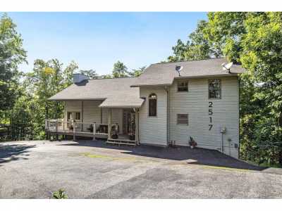 Home For Sale in Sevierville, Tennessee