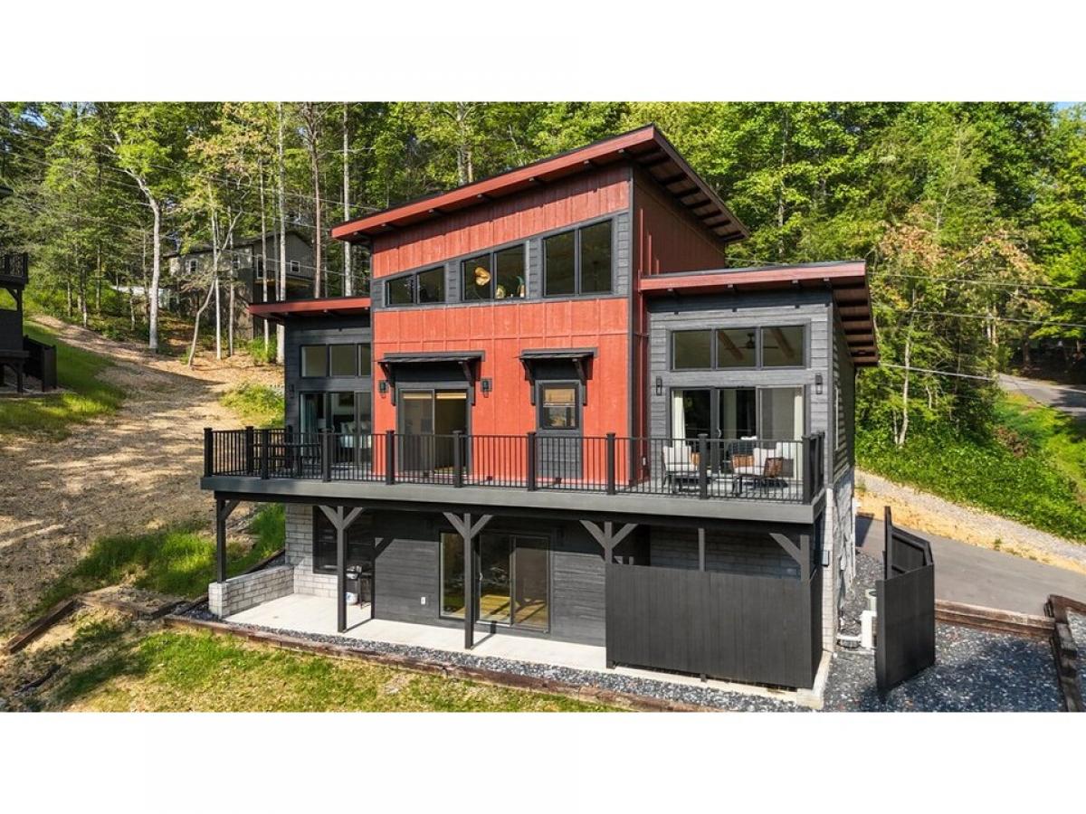 Picture of Home For Sale in Gatlinburg, Tennessee, United States