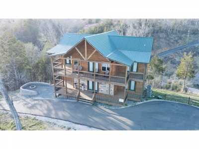 Home For Sale in Sevierville, Tennessee