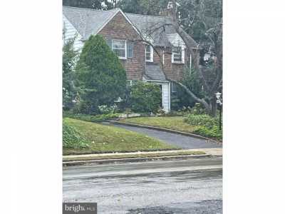 Home For Sale in Elkins Park, Pennsylvania