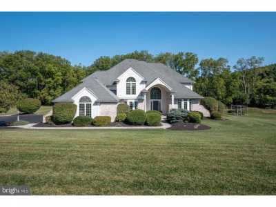 Home For Sale in Zionsville, Pennsylvania