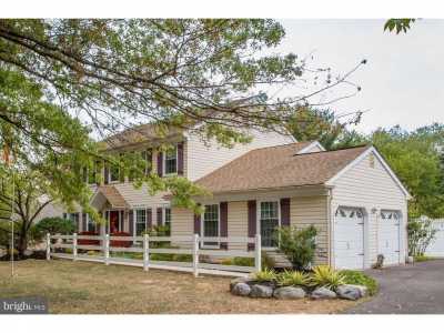 Home For Sale in Jamison, Pennsylvania