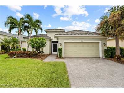 Home For Sale in Cape Coral, Florida