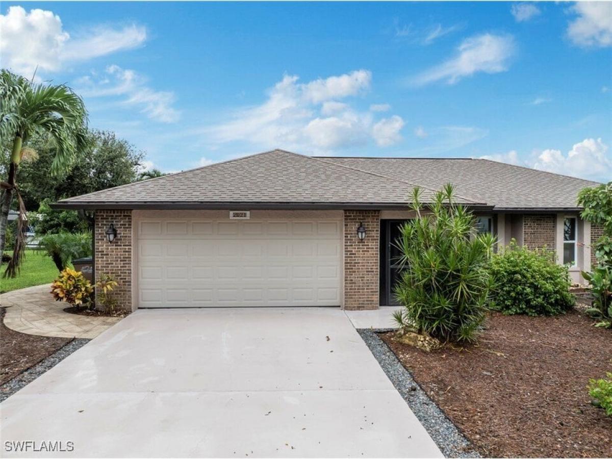 Picture of Home For Sale in Cape Coral, Florida, United States