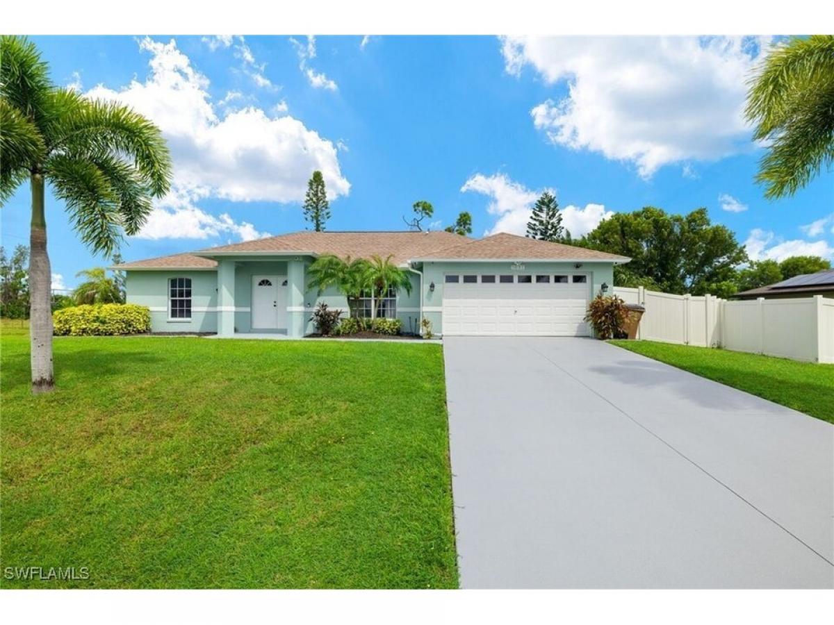 Picture of Home For Sale in Cape Coral, Florida, United States