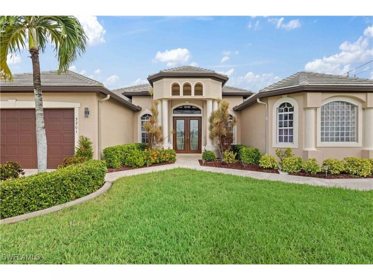 Picture of Home For Sale in Cape Coral, Florida, United States