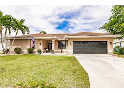 Home For Sale in Fort Myers, Florida