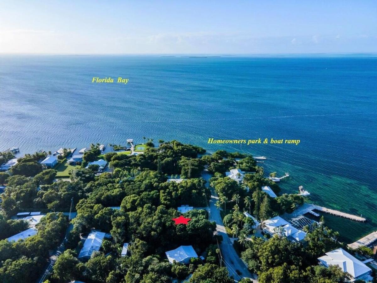 Picture of Residential Land For Sale in Plantation Key, Florida, United States