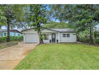 Home For Sale in New Smyrna Beach, Florida