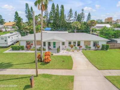 Home For Sale in New Smyrna Beach, Florida