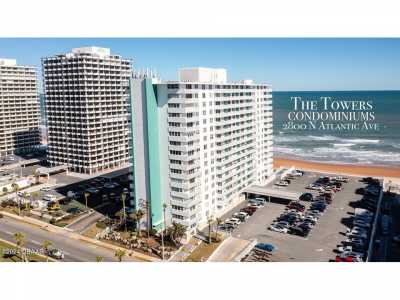 Home For Sale in Daytona Beach, Florida