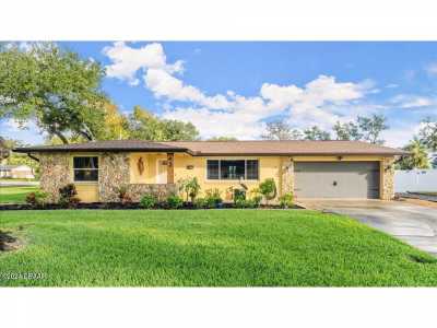 Home For Sale in Ormond Beach, Florida