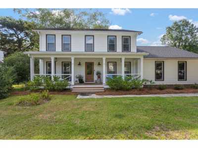 Home For Sale in Mount Pleasant, South Carolina