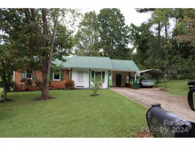 Home For Sale in Newton, North Carolina