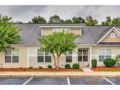 Home For Sale in Lake Wylie, South Carolina