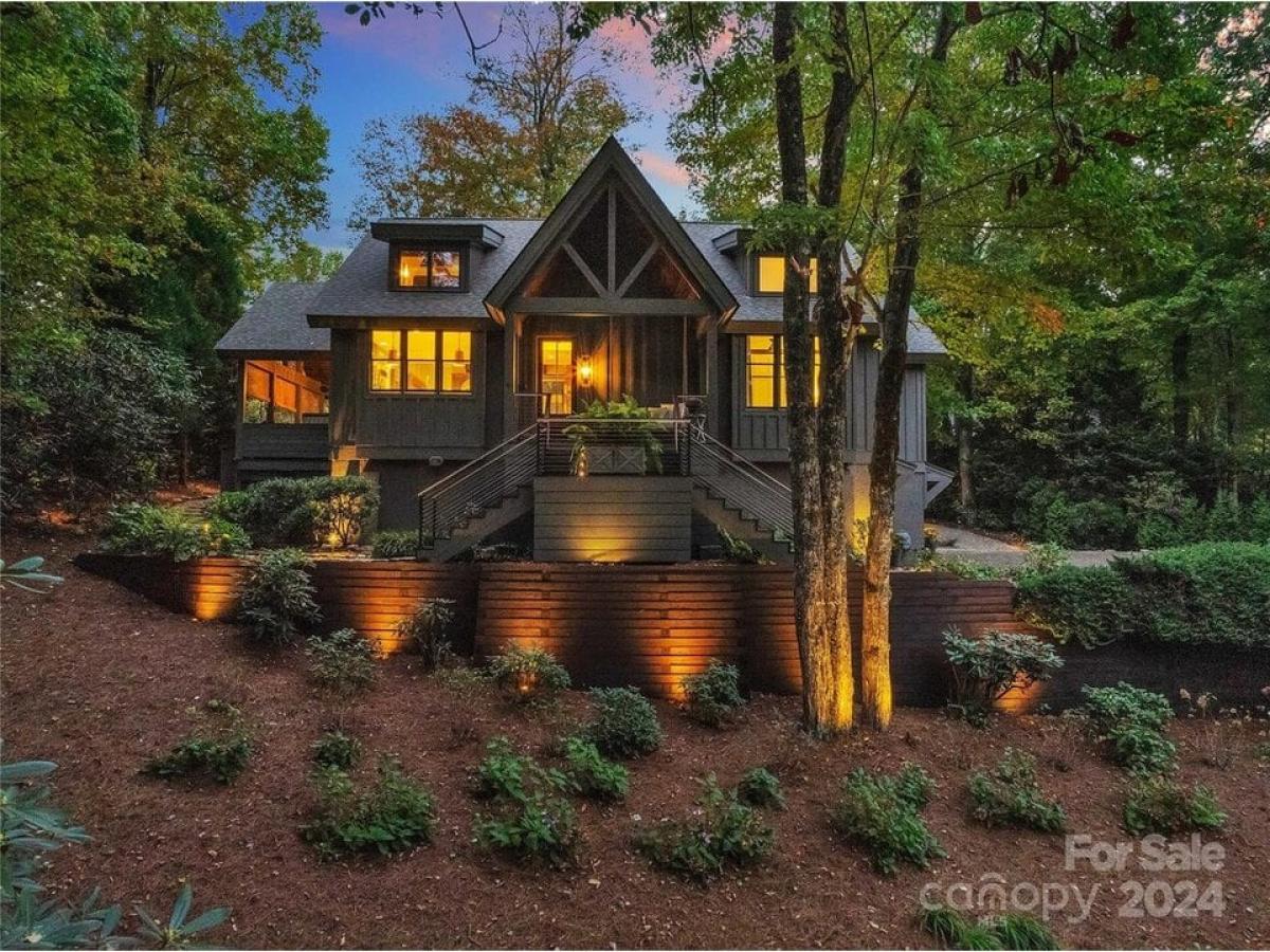 Picture of Home For Sale in Lake Toxaway, North Carolina, United States