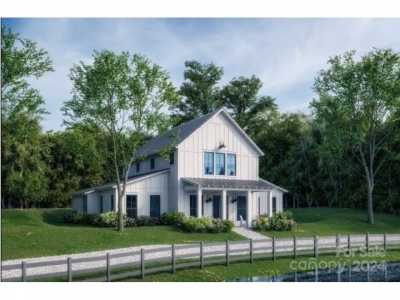 Home For Sale in Flat Rock, North Carolina