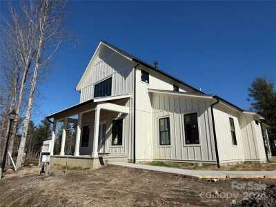 Home For Sale in Flat Rock, North Carolina