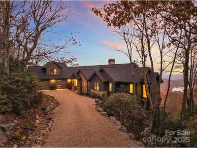 Home For Sale in Lake Toxaway, North Carolina