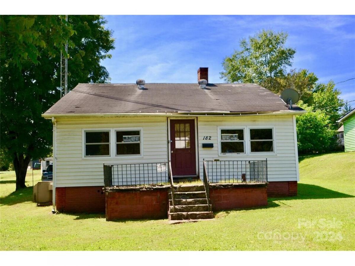 Picture of Home For Sale in Spindale, North Carolina, United States