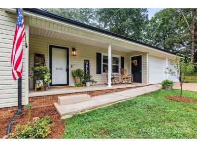 Home For Sale in Hickory, North Carolina