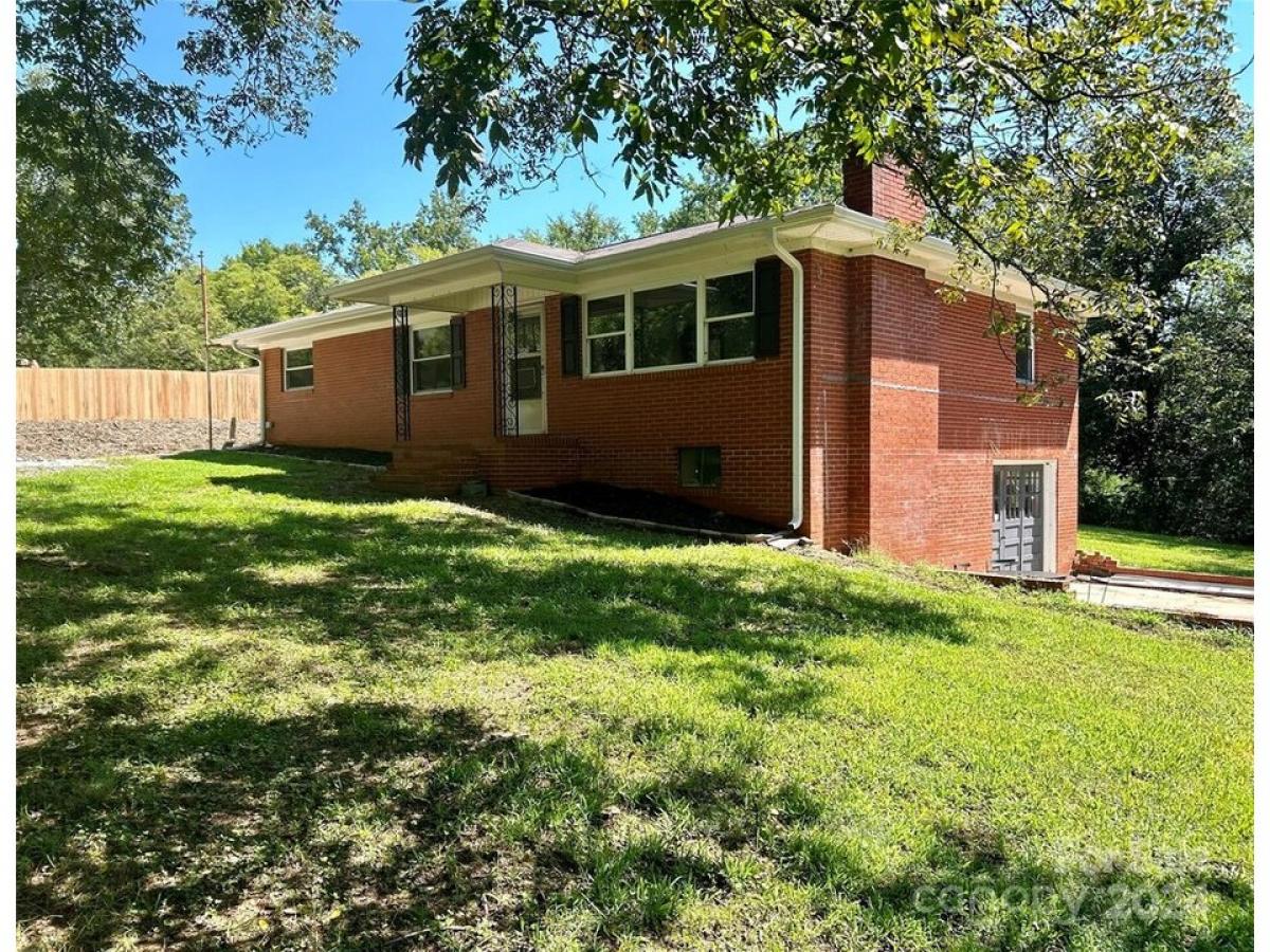 Picture of Home For Sale in Norwood, North Carolina, United States