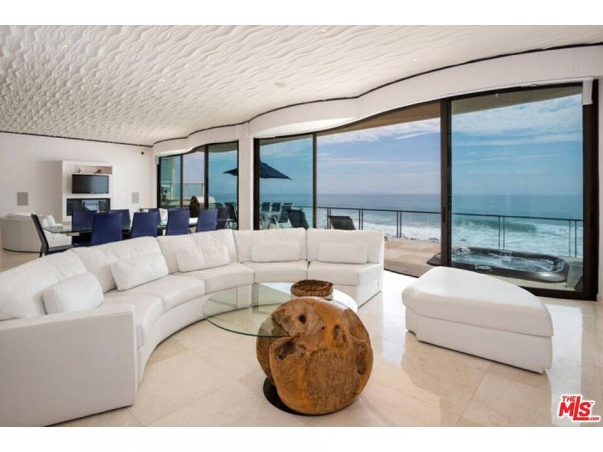 Picture of Home For Sale in Malibu, California, United States