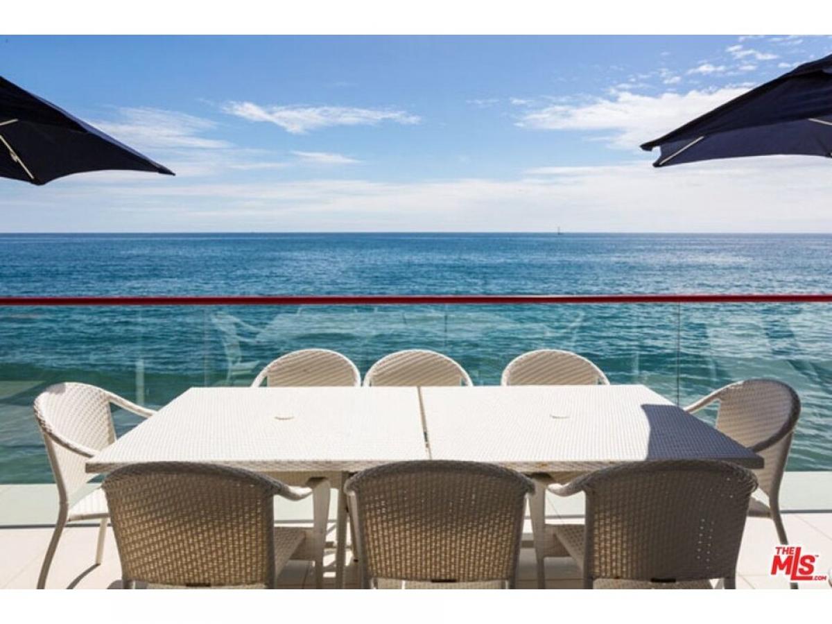 Picture of Home For Sale in Malibu, California, United States