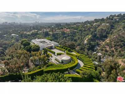 Home For Sale in Beverly Hills, California