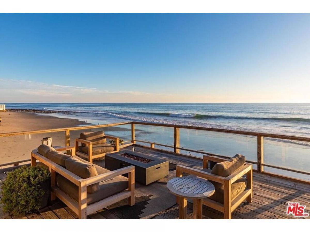 Picture of Home For Sale in Malibu, California, United States