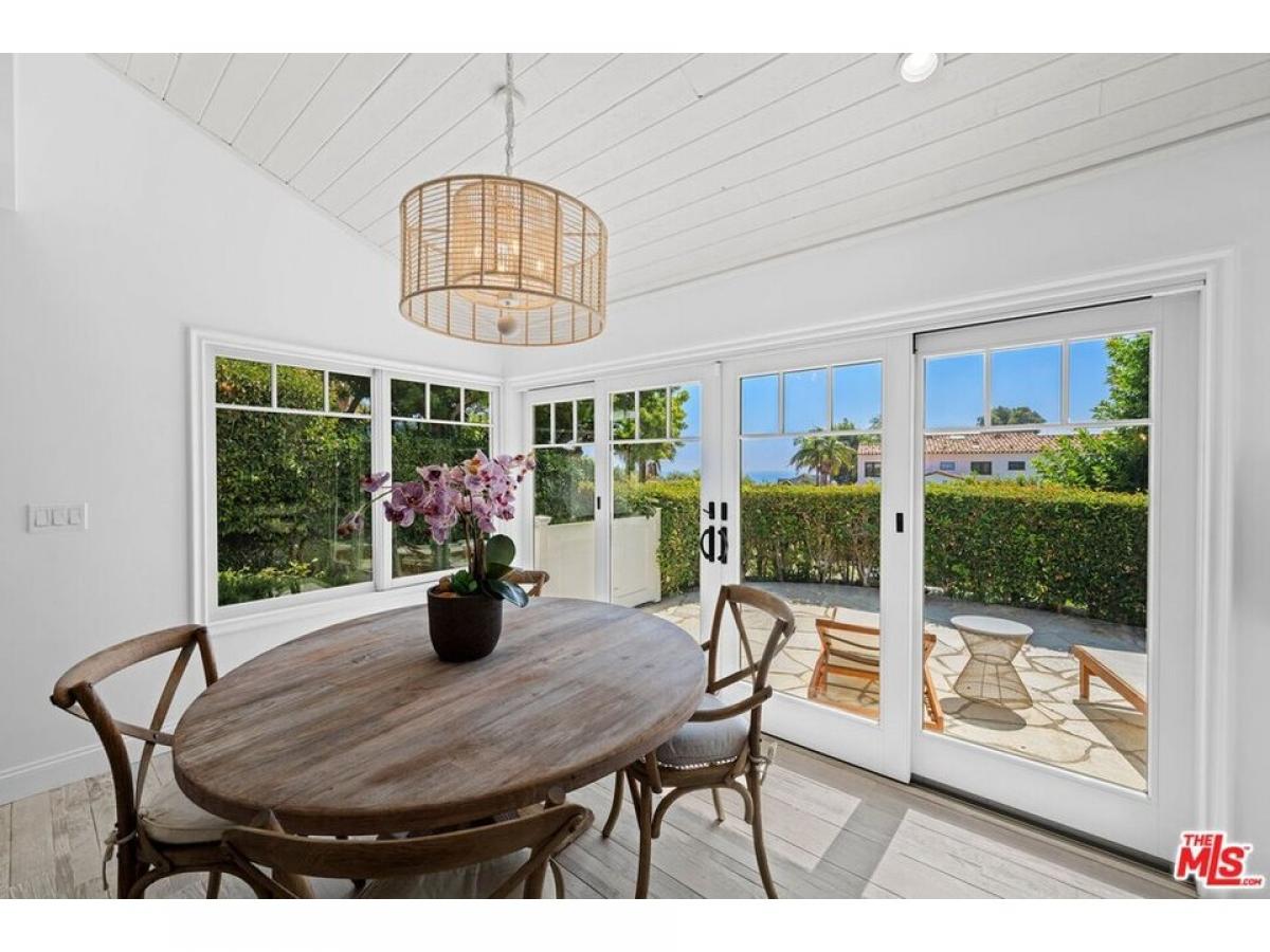 Picture of Home For Sale in Malibu, California, United States