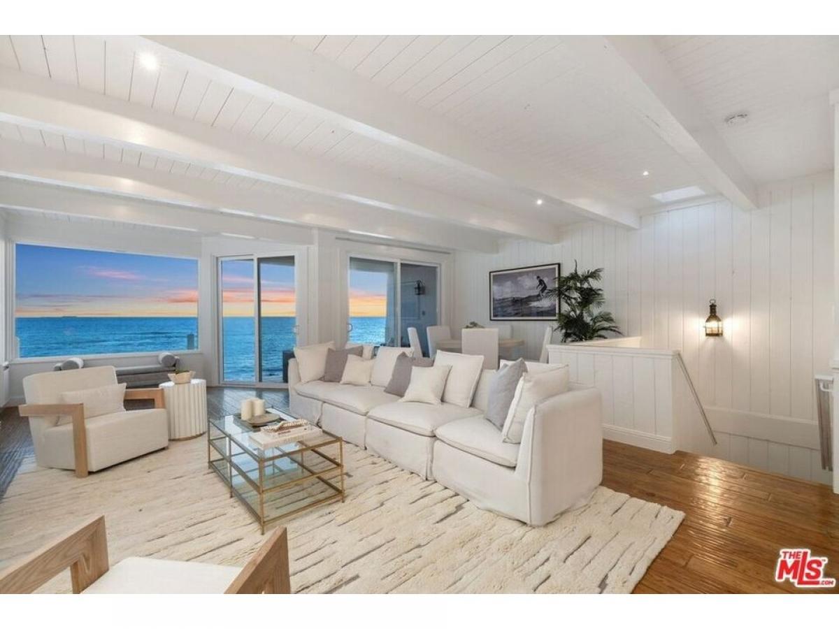 Picture of Home For Sale in Malibu, California, United States