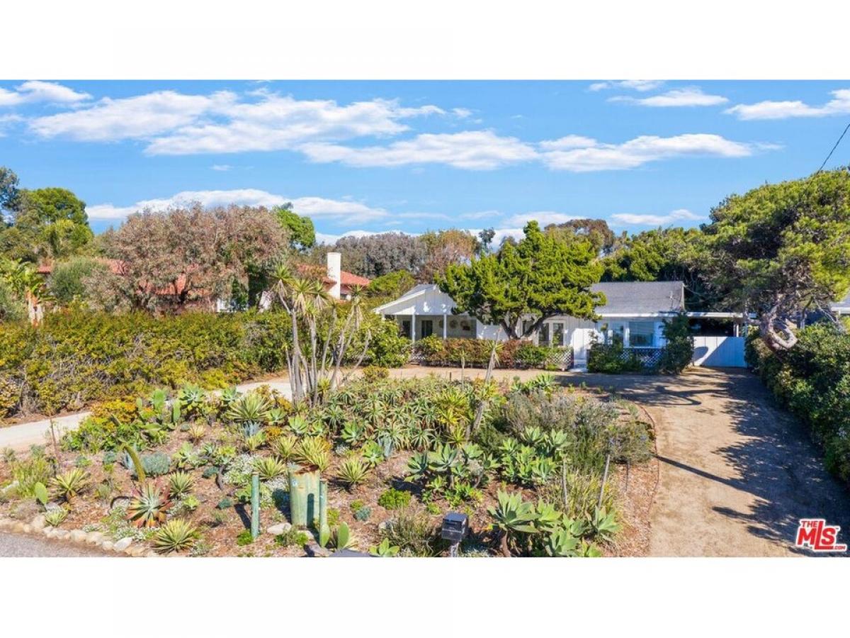 Picture of Home For Sale in Malibu, California, United States