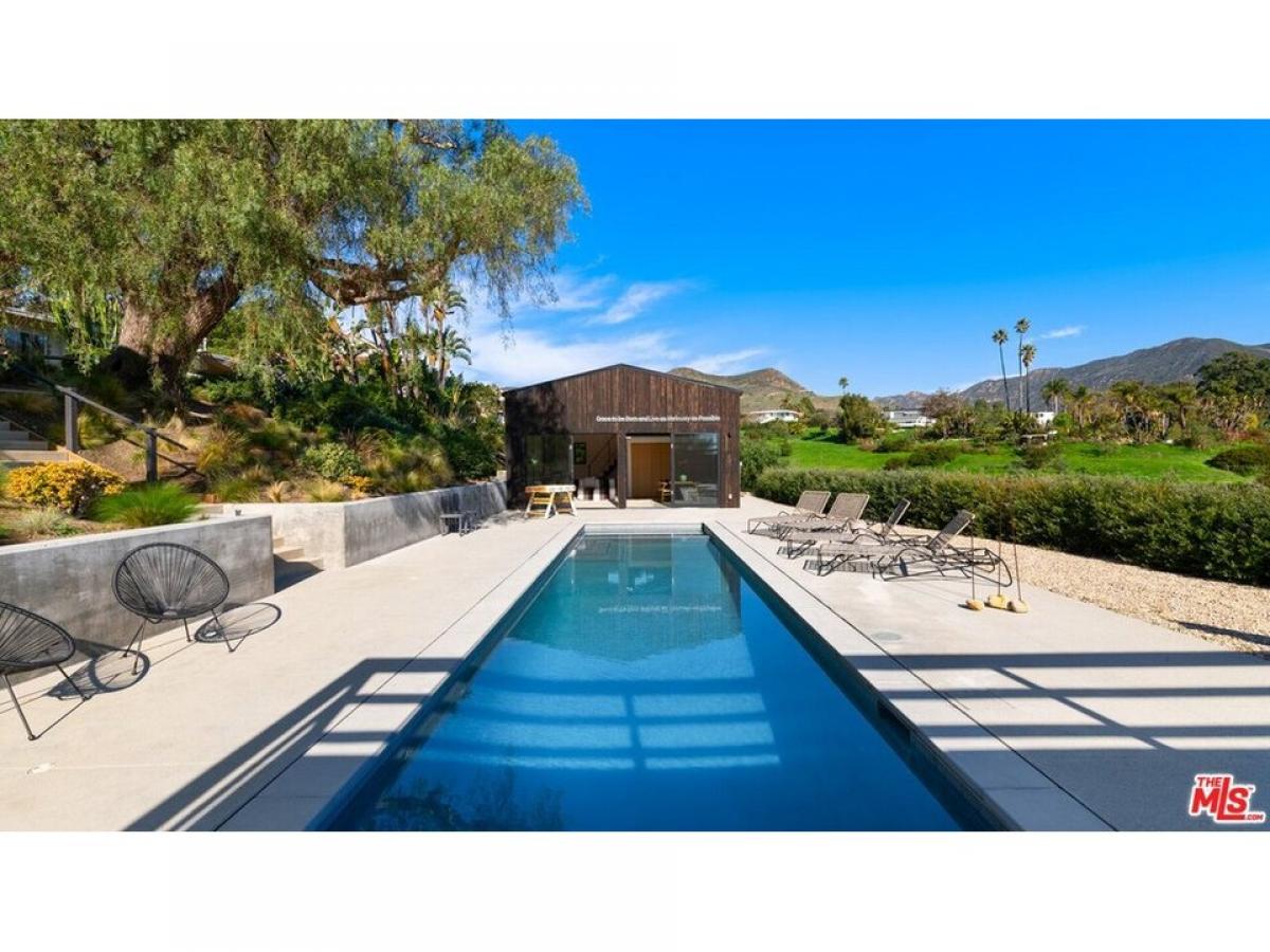 Picture of Home For Sale in Malibu, California, United States