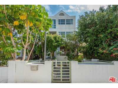 Home For Sale in Marina del Rey, California