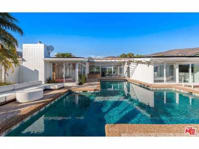 Home For Sale in Malibu, California