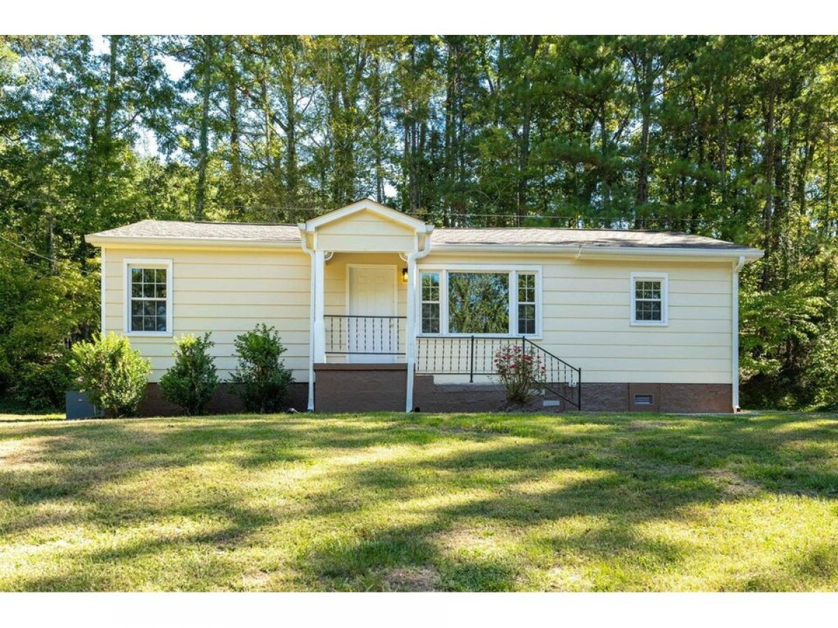 Picture of Home For Sale in Rock Spring, Georgia, United States