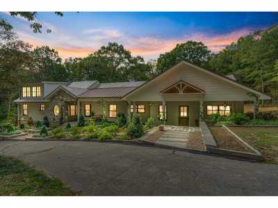 Home For Sale in Lookout Mountain, Georgia