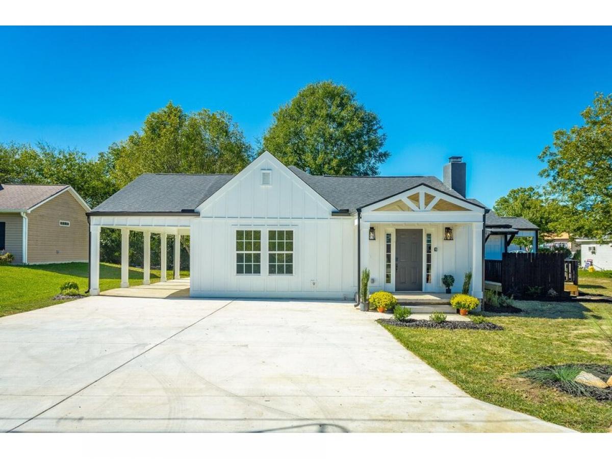 Picture of Home For Sale in Ringgold, Georgia, United States