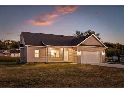 Home For Sale in Dunlap, Tennessee